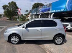 TOYOTA ETIOS 1.5 XLS 16V FLEX 4P MANUAL 2013/2013 LS MULTIMARCAS VENÂNCIO AIRES / Carros no Vale