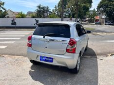 TOYOTA ETIOS 1.5 XLS 16V FLEX 4P MANUAL 2013/2013 LS MULTIMARCAS VENÂNCIO AIRES / Carros no Vale