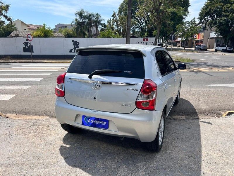 TOYOTA ETIOS 1.5 XLS 16V FLEX 4P MANUAL 2013/2013 LS MULTIMARCAS VENÂNCIO AIRES / Carros no Vale