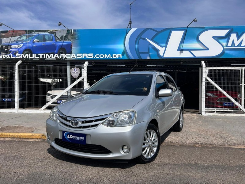 TOYOTA ETIOS 1.5 XLS 16V FLEX 4P MANUAL 2013/2013 LS MULTIMARCAS VENÂNCIO AIRES / Carros no Vale