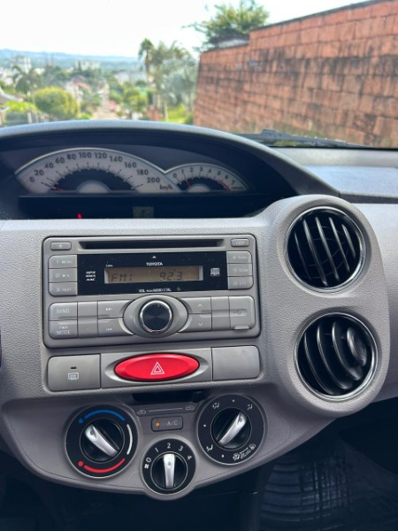 TOYOTA ETIOS 1.5 XLS 16V FLEX 4P MANUAL 2013/2013 LS MULTIMARCAS VENÂNCIO AIRES / Carros no Vale