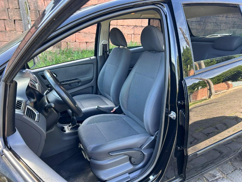 VOLKSWAGEN FOX 1.0 MI TOTAL FLEX 8V 5P 2010/2010 LS MULTIMARCAS VENÂNCIO AIRES / Carros no Vale
