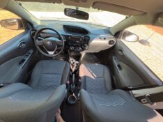 TOYOTA ETIOS 1.3 X 16V FLEX 4P MANUAL 2015/2016 NEURI VEÍCULOS LAJEADO / Carros no Vale