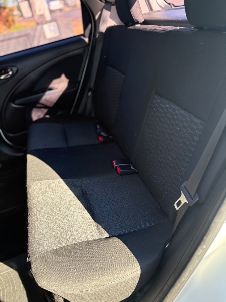 TOYOTA ETIOS 1.3 X 16V FLEX 4P MANUAL 2015/2016 NEURI VEÍCULOS LAJEADO / Carros no Vale