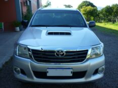 TOYOTA HILUX CABINE DUPLA HILUX CD SR 4X4 2.8 TDI DIESEL AUT. 2013/2013 PREMIUM AUTOMÓVEIS ARROIO DO MEIO / Carros no Vale