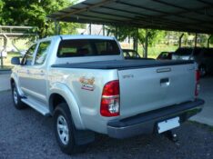 TOYOTA HILUX CABINE DUPLA HILUX CD SR 4X4 2.8 TDI DIESEL AUT. 2013/2013 PREMIUM AUTOMÓVEIS ARROIO DO MEIO / Carros no Vale