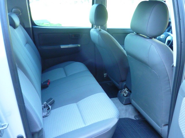 TOYOTA HILUX CABINE DUPLA HILUX CD SR 4X4 2.8 TDI DIESEL AUT. 2013/2013 PREMIUM AUTOMÓVEIS ARROIO DO MEIO / Carros no Vale