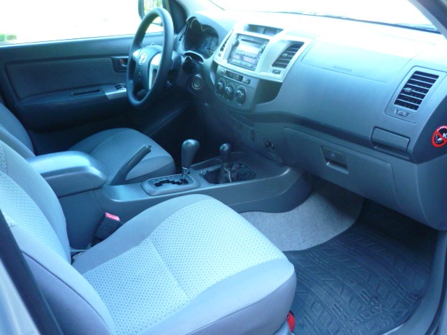 TOYOTA HILUX CABINE DUPLA HILUX CD SR 4X4 2.8 TDI DIESEL AUT. 2013/2013 PREMIUM AUTOMÓVEIS ARROIO DO MEIO / Carros no Vale