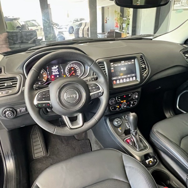 JEEP COMPASS LONGITUDE 2.0 4X4 DIES 16V 2018/2018 JOÃO CARROS MULTIMARCAS GUAPORÉ / Carros no Vale JEEP COMPASS LONGITUDE 2.0 4X4 DIES 16V 2018/2018 JOÃO CARROS MULTIMARCAS GUAPORÉ / Carros no Vale
