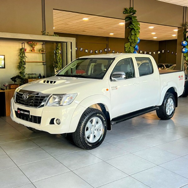 TOYOTA HILUX CD SR D4-D 4X4 3.0 TDI DIES AUT. 2015/2015 JOÃO CARROS MULTIMARCAS GUAPORÉ / Carros no Vale