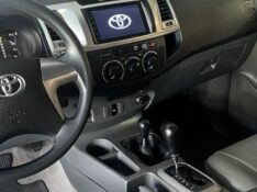 TOYOTA HILUX CD SR D4-D 4X4 3.0 TDI DIES AUT. 2015/2015 JOÃO CARROS MULTIMARCAS GUAPORÉ / Carros no Vale