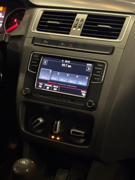 VOLKSWAGEN SPACEFOX 1.6 8V TREND TOTALFLEX 2018/2018 JM AUTOMÓVEIS VENÂNCIO AIRES / Carros no Vale