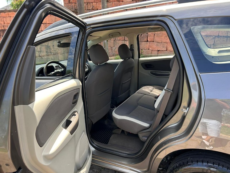 CHEVROLET SPIN LT 1.8 8V ECONO.FLEX 5P AUT. 2014/2014 LS MULTIMARCAS VENÂNCIO AIRES / Carros no Vale