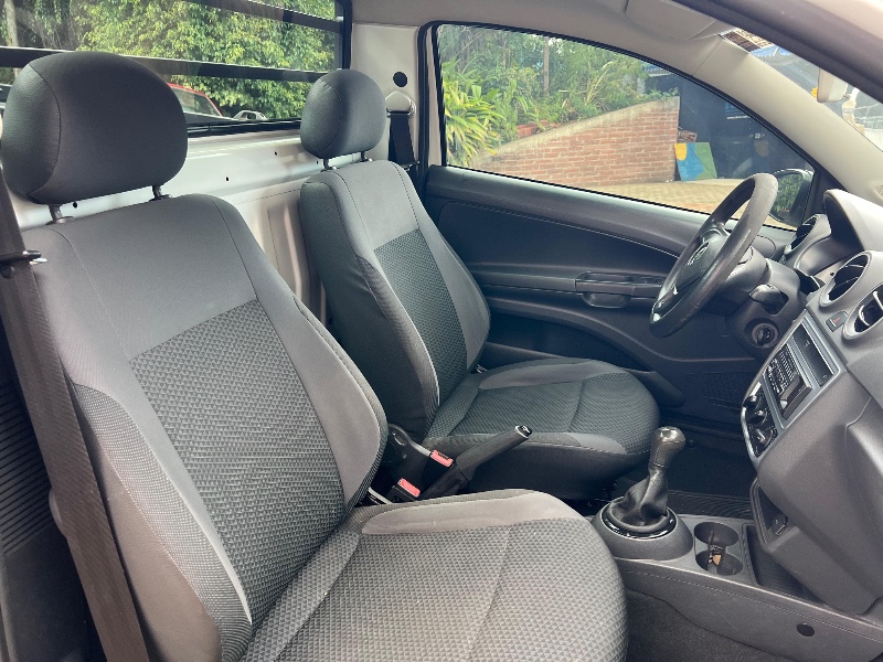 VOLKSWAGEN SAVEIRO ROBUST 1.6 TOTAL FLEX 8V 2018/2018 ELY AUTOMÓVEIS LAJEADO / Carros no Vale