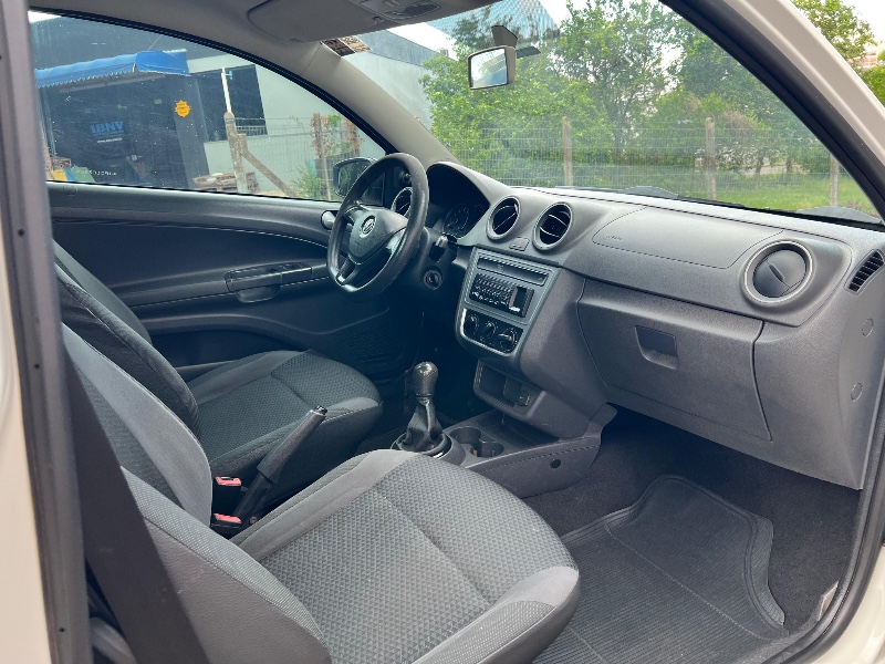 VOLKSWAGEN SAVEIRO ROBUST 1.6 TOTAL FLEX 8V 2018/2018 ELY AUTOMÓVEIS LAJEADO / Carros no Vale