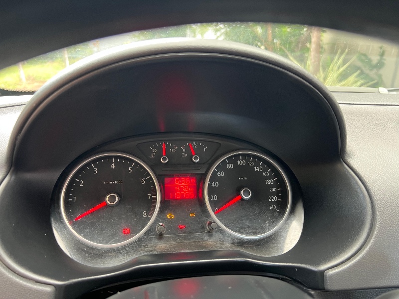 VOLKSWAGEN SAVEIRO 1.6 CE 2012/2012 ELY AUTOMÓVEIS LAJEADO / Carros no Vale