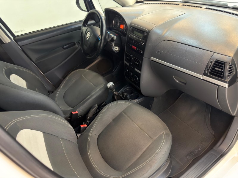 FIAT IDEA 1.4 ATTRACTIVE 8V 2011/2011 LUCAS AUTOMÓVEIS BOM RETIRO DO SUL / Carros no Vale