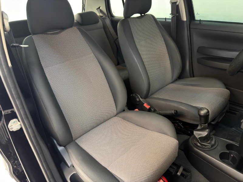 VOLKSWAGEN FOX 1.0 CITY 8V 2006/2006 LUCAS AUTOMÓVEIS BOM RETIRO DO SUL / Carros no Vale