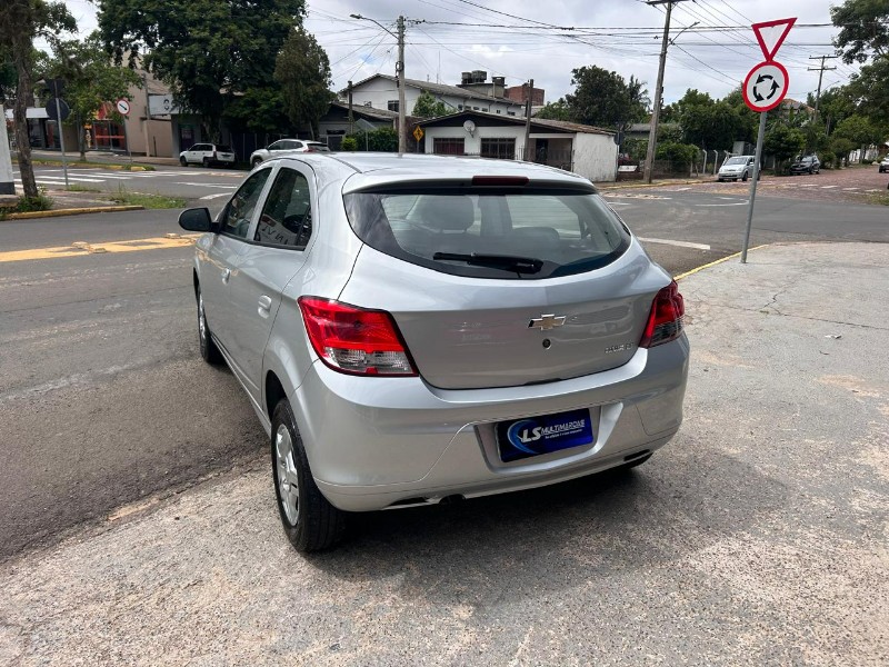CHEVROLET ONIX HATCH LT 1.0 8V FLEXPOWER 5P MEC. 2015/2015 LS MULTIMARCAS VENÂNCIO AIRES / Carros no Vale