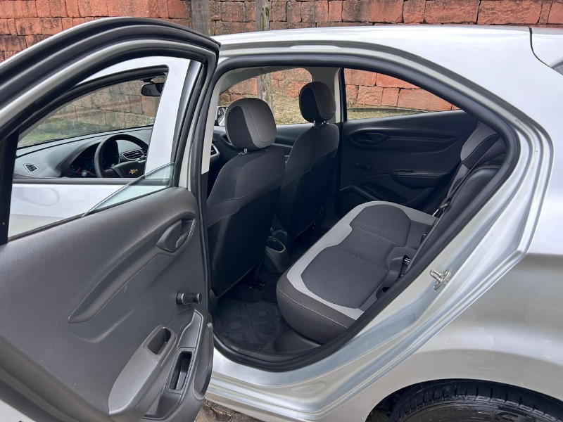 CHEVROLET ONIX HATCH LT 1.0 8V FLEXPOWER 5P MEC. 2015/2015 LS MULTIMARCAS VENÂNCIO AIRES / Carros no Vale