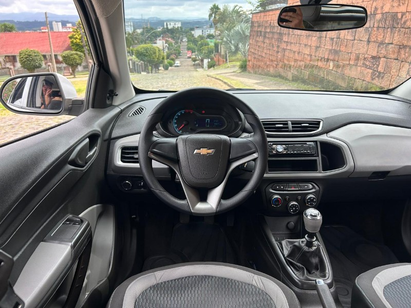 CHEVROLET ONIX HATCH LT 1.0 8V FLEXPOWER 5P MEC. 2015/2015 LS MULTIMARCAS VENÂNCIO AIRES / Carros no Vale