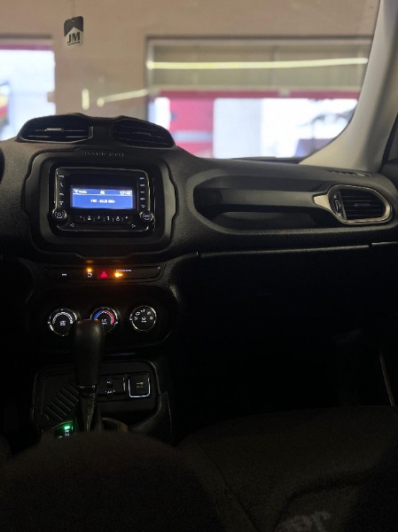 JEEP RENEGADE 1.8 16V SPORT 2018/2018 JM AUTOMÓVEIS VENÂNCIO AIRES / Carros no Vale