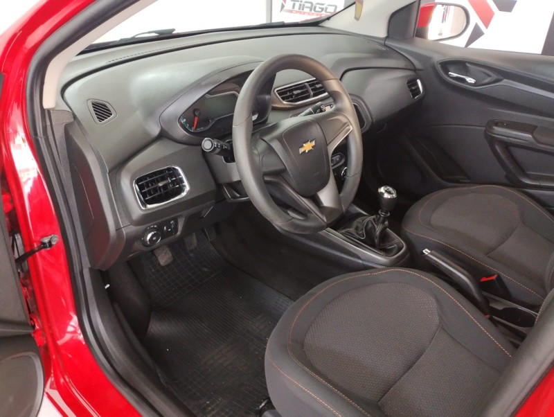 CHEVROLET ONIX 1.4 LTZ 2015/2015 TIAGO AUTOMÓVEIS VENÂNCIO AIRES / Carros no Vale