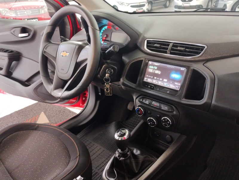 CHEVROLET ONIX 1.4 LTZ 2015/2015 TIAGO AUTOMÓVEIS VENÂNCIO AIRES / Carros no Vale