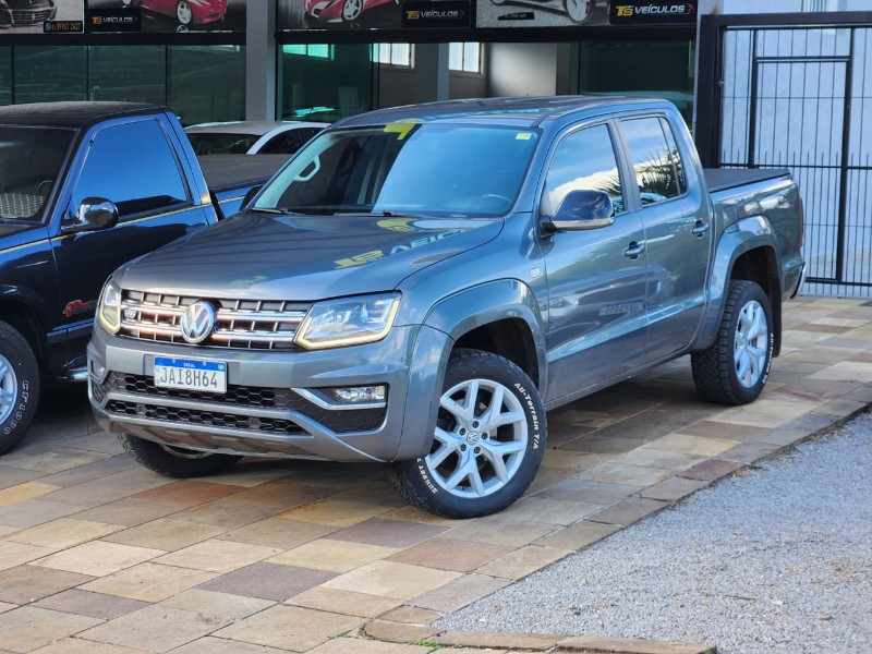 VOLKSWAGEN AMAROK HIGHLINE 3.0 V6 4X4 2020/2020 TS VEÍCULOS ANTA GORDA / Carros no Vale