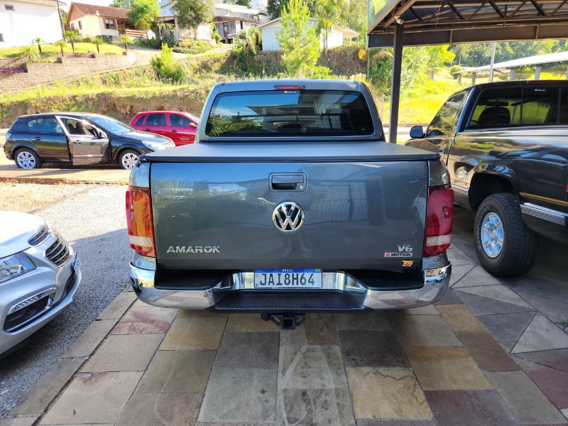 VOLKSWAGEN AMAROK HIGHLINE 3.0 V6 4X4 2020/2020 TS VEÍCULOS ANTA GORDA / Carros no Vale