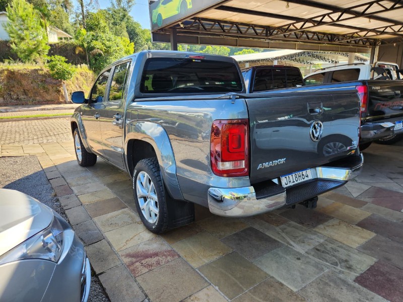 VOLKSWAGEN AMAROK HIGHLINE 3.0 V6 4X4 2020/2020 TS VEÍCULOS ANTA GORDA / Carros no Vale