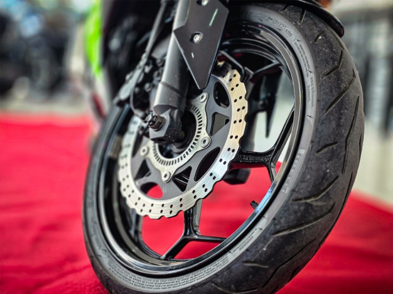 KAWASAKI NINJA 300 ABS 2017/2017 DUARTE VEÍCULOS PORTO ALEGRE / Carros no Vale