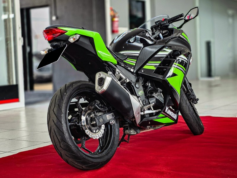 KAWASAKI NINJA 300 ABS 2017/2017 DUARTE VEÍCULOS PORTO ALEGRE / Carros no Vale