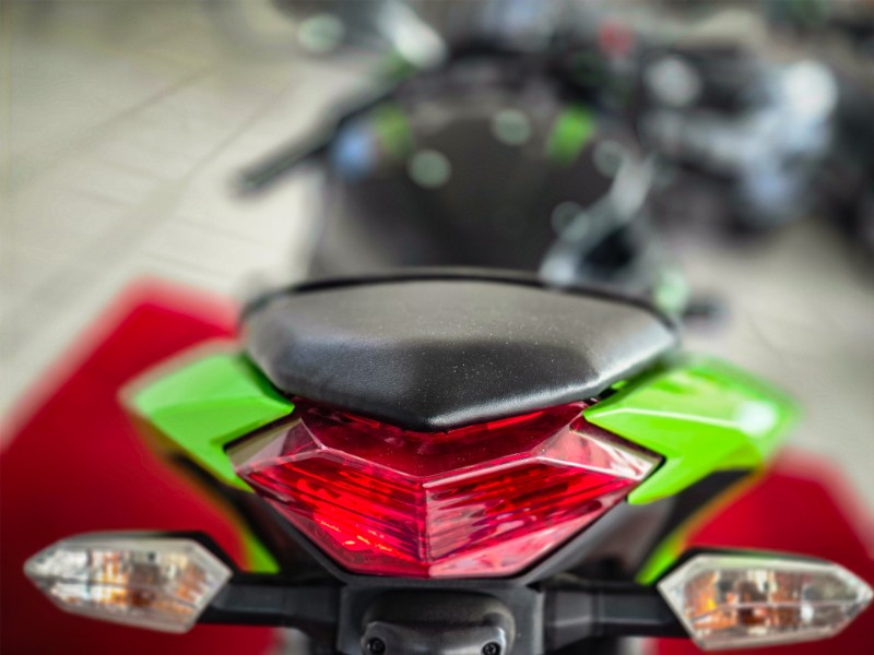 KAWASAKI NINJA 300 ABS 2017/2017 DUARTE VEÍCULOS PORTO ALEGRE / Carros no Vale