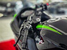 KAWASAKI NINJA 300 ABS 2017/2017 DUARTE VEÍCULOS PORTO ALEGRE / Carros no Vale