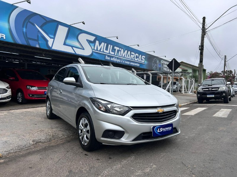 CHEVROLET ONIX HATCH LT 1.4 8V FLEXPOWER 5P MEC. 2018/2018 LS MULTIMARCAS VENÂNCIO AIRES / Carros no Vale