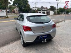 CHEVROLET ONIX HATCH LT 1.4 8V FLEXPOWER 5P MEC. 2018/2018 LS MULTIMARCAS VENÂNCIO AIRES / Carros no Vale