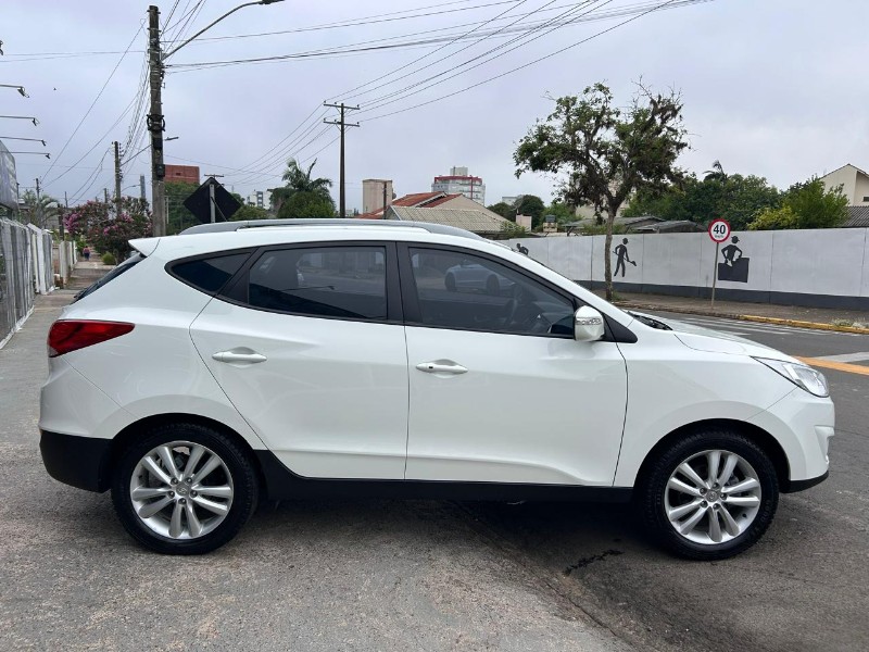 HYUNDAI IX35 GLS 2.0 16V 2WD FLEX AUT. 2015/2015 LS MULTIMARCAS VENÂNCIO AIRES / Carros no Vale