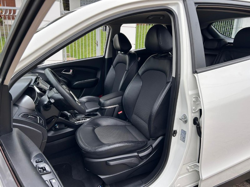 HYUNDAI IX35 GLS 2.0 16V 2WD FLEX AUT. 2015/2015 LS MULTIMARCAS VENÂNCIO AIRES / Carros no Vale