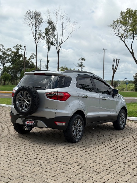 FORD ECOSPORT FREESTYLE 1.6 16V FLEX 5P 2013/2014 NEURI VEÍCULOS LAJEADO / Carros no Vale