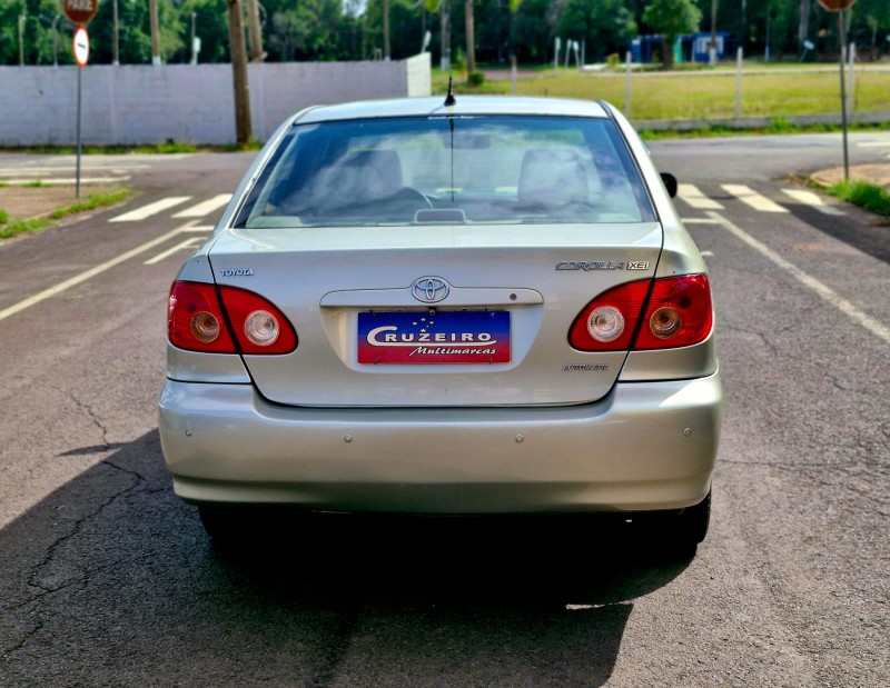 TOYOTA COROLLA 1.8 16V 2005/2005 CRUZEIRO MULTIMARCAS CRUZEIRO DO SUL / Carros no Vale