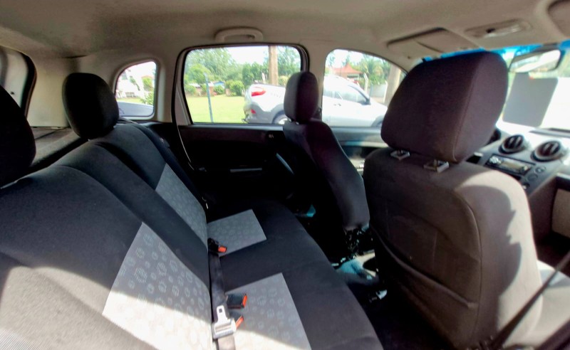 FORD FIESTA 1.0 8V 2011/2012 CRUZEIRO MULTIMARCAS CRUZEIRO DO SUL / Carros no Vale