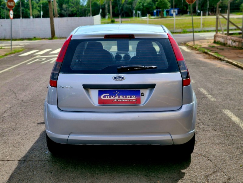 FORD FIESTA 1.0 8V 2011/2012 CRUZEIRO MULTIMARCAS CRUZEIRO DO SUL / Carros no Vale