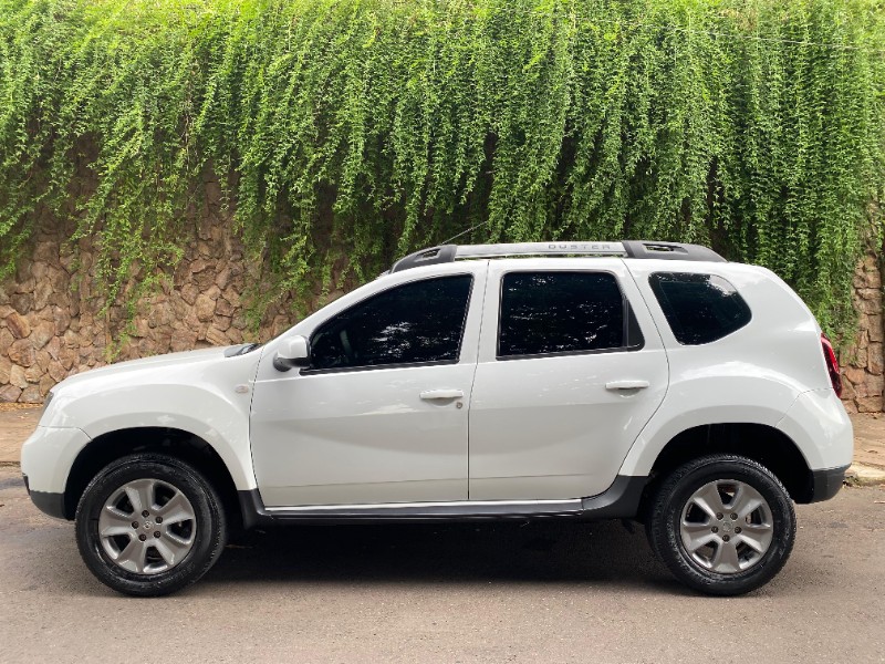 RENAULT DUSTER DYNAMIQUE 1.6 CVT 2019/2020 ESTAÇÃO DO CARRO ESTRELA / Carros no Vale