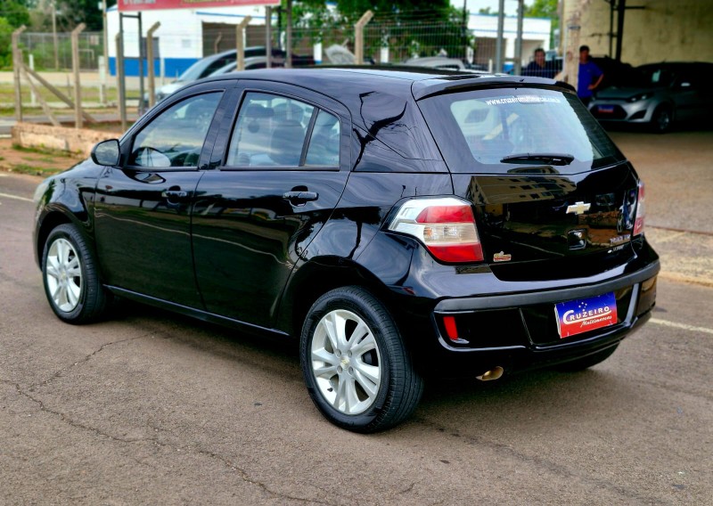 CHEVROLET AGILE 1.4 LTZ 2013/2014 CRUZEIRO MULTIMARCAS CRUZEIRO DO SUL / Carros no Vale