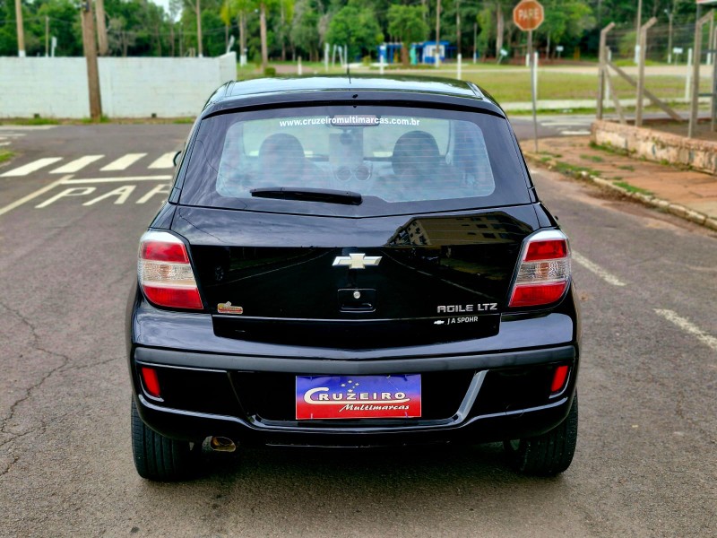 CHEVROLET AGILE 1.4 LTZ 2013/2014 CRUZEIRO MULTIMARCAS CRUZEIRO DO SUL / Carros no Vale