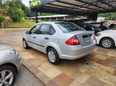 FORD FIESTA SEDAN 1.6 2004/2005 TS VEÍCULOS ANTA GORDA / Carros no Vale