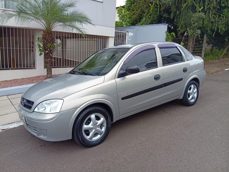 CHEVROLET CORSA SEDAN 1.0 MPFI 8V 2004/2005 ALTERNATIVA VEÍCULOS LAJEADO / Carros no Vale