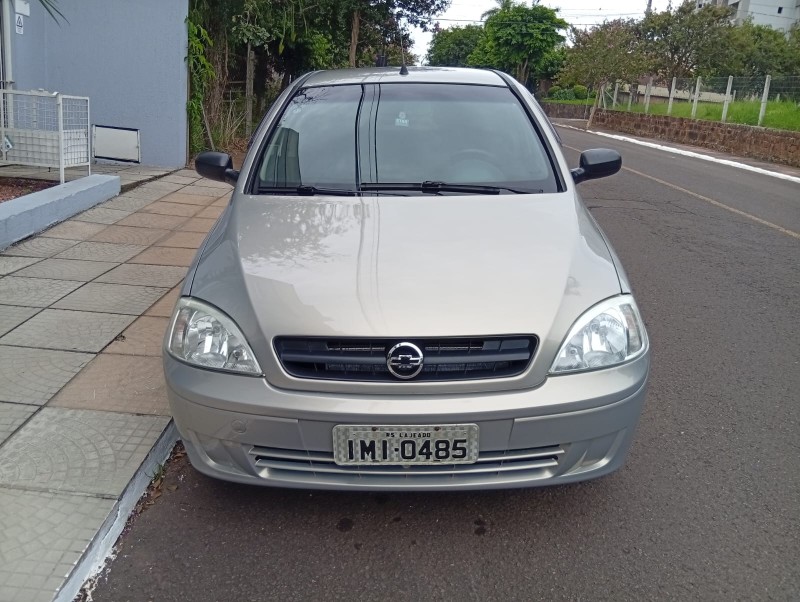 CHEVROLET CORSA SEDAN 1.0 MPFI 8V 2004/2005 ALTERNATIVA VEÍCULOS LAJEADO / Carros no Vale