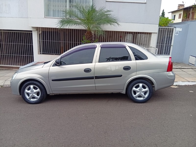 CHEVROLET CORSA SEDAN 1.0 MPFI 8V 2004/2005 ALTERNATIVA VEÍCULOS LAJEADO / Carros no Vale